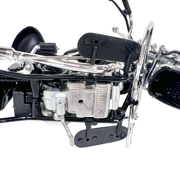 Guiloy 1948 Indian Chief Motorcycle 1/10 Scale Diecast Model Bike Black Chrome - Picture 14 of 16